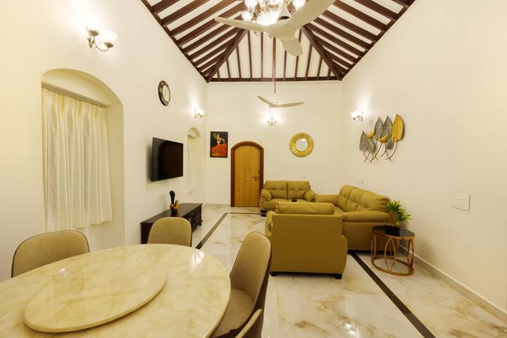 Living room image 3