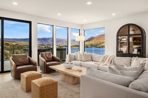 Lake Chelan Villa w/Views
Beach•Swimming•Spa
Sauna