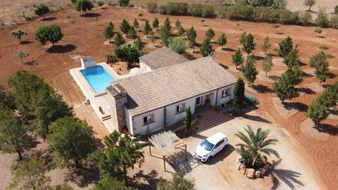 Propiedad de Airbnb exitosa: Tamarells: house near Trenc beach en Campos