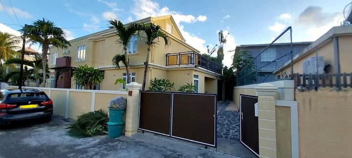 Five Bedrooms Spanish Villa With Pool - Maurice