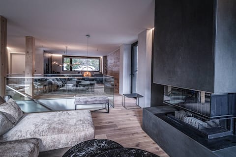 Serenity in Style: Retreats in Scenic Laax!