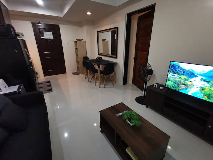 Budget-friendly / Spacious Condo In Cebu City - フィリピン セブ