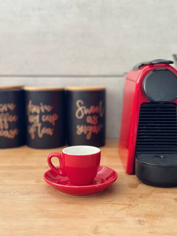 ‘Banksy Style’ Apartement in CPT gallery image 3