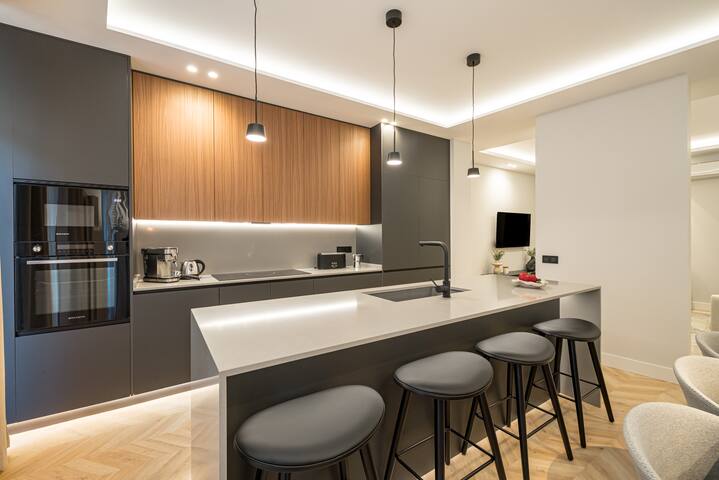 Gran Via XVII calle Fuencarral 6BR 7BH gallery image 4