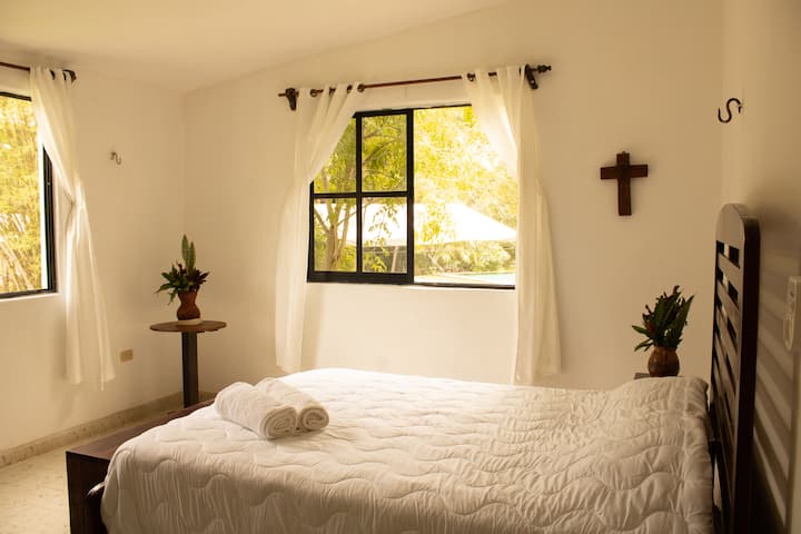 メインベッドルームのベッド