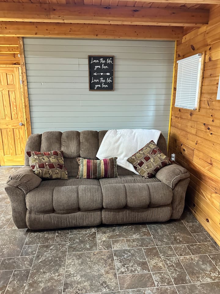 The Hunter's Delight Cabin - Bethany, MO