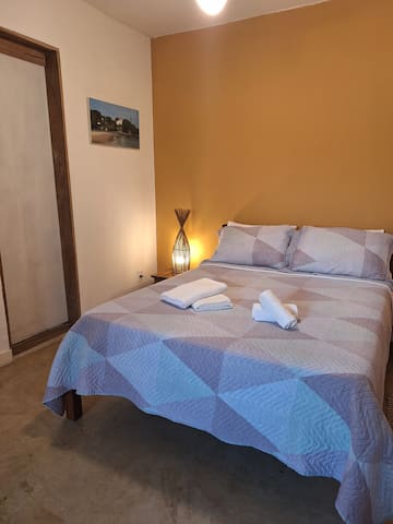 5𝒕𝒐 𝑬𝒍𝒆𝒎𝒆𝒏𝒕𝒐 𝑯𝒐𝒖𝒔𝒆 managed Airbnb listing 2