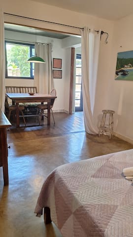 5𝒕𝒐 𝑬𝒍𝒆𝒎𝒆𝒏𝒕𝒐 𝑯𝒐𝒖𝒔𝒆 managed Airbnb listing 3