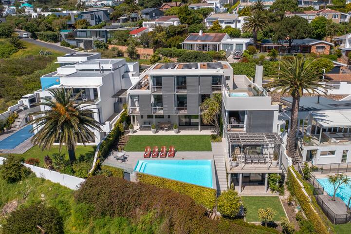 Variety Villa gallery image 2