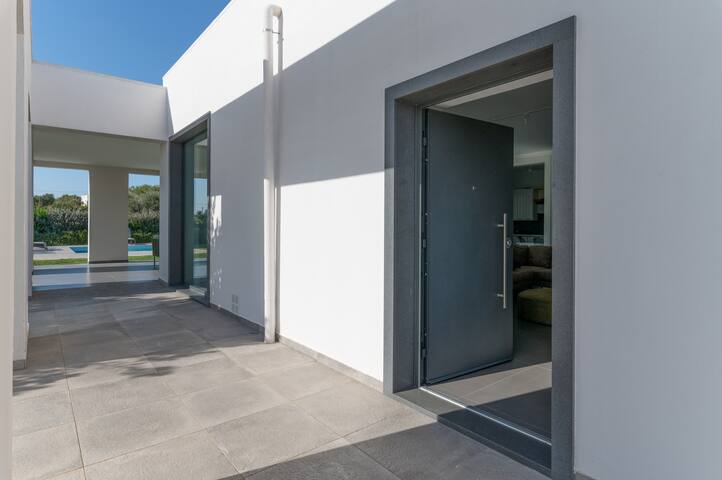 malolù luxury villa gallery image 4