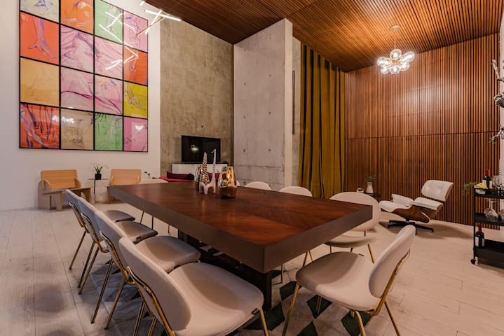 Majestic Heights: Retreat in La Condesa