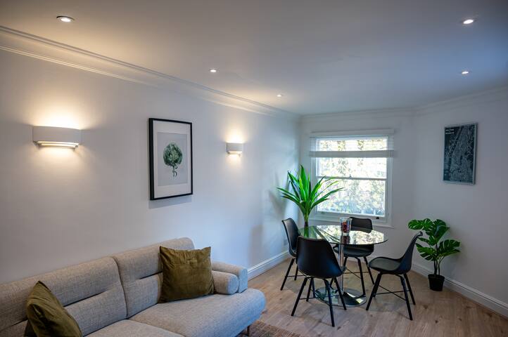 4 Bedrooms Peaceful Home Abbey Rd / St Johns Wood gallery image 2