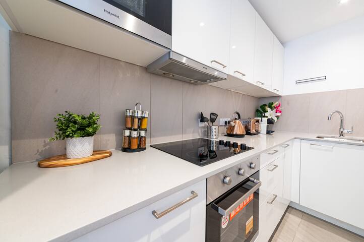 4 Bedrooms Peaceful Home Abbey Rd / St Johns Wood gallery image 5