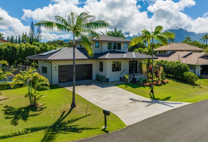 Spacious Home with Pool near Queens Bath gallery image 2