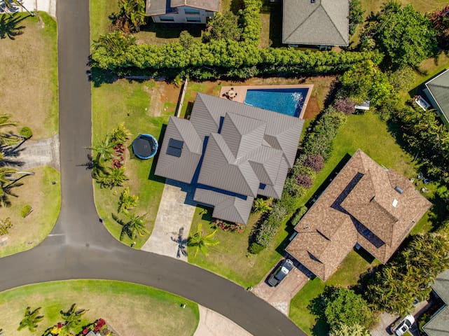 Spacious Home with Pool near Queens Bath gallery image 5