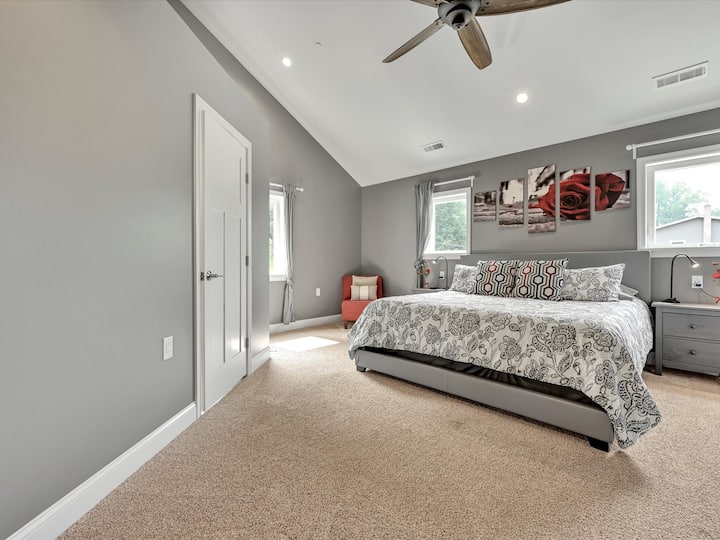 Second floor bedroom 