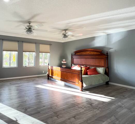 Canal-Front + Pool Pompano Villa gallery image 3