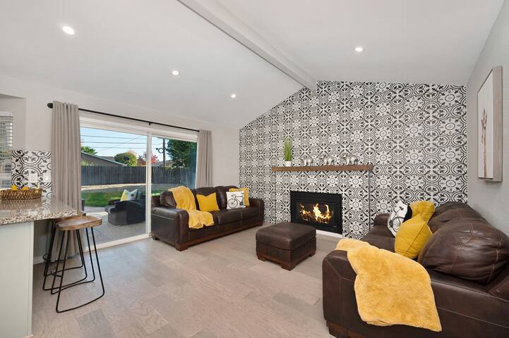 Steyya Luxury Vacation & Corporate Rentals managed Airbnb listing 2