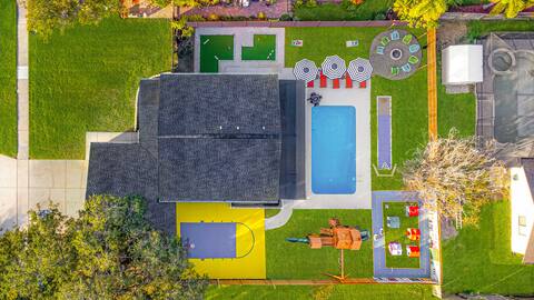 Clearwater Oasis | Heated Pool, Basketball, Games!