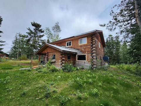 Spruce House: 8 Bedroom Log Home