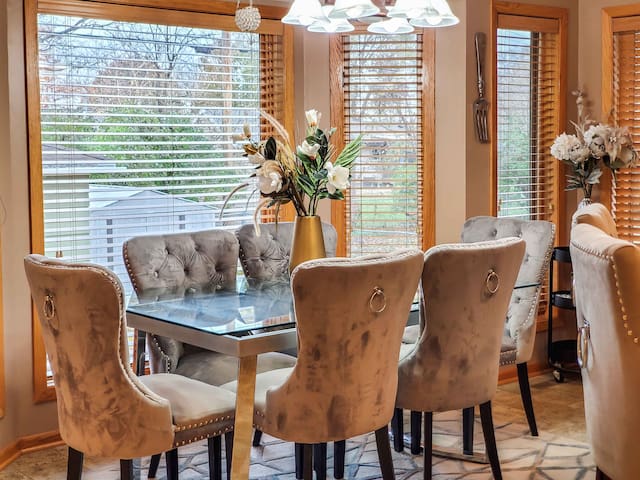 Wow! The entire home with stylish design!