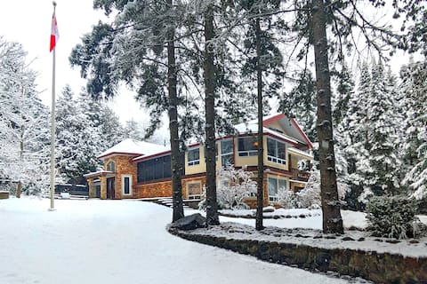 Simcoe Cottage + Hot Tub + Sauna + Private Retreat