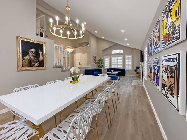 Vegas Delfina – 5 Bedroom 3 Bath w Pool & Jacuzzi gallery image 4