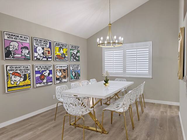 Vegas Delfina – 5 Bedroom 3 Bath w Pool & Jacuzzi gallery image 5