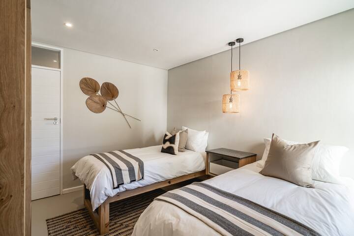 View 16 | Family Escape gallery image 5