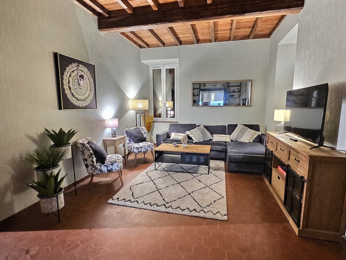 Propriété Airbnb réussie: Adour Cottage, Renovated & Stylish, Parking, WiFi à Bagnères De Bigorre