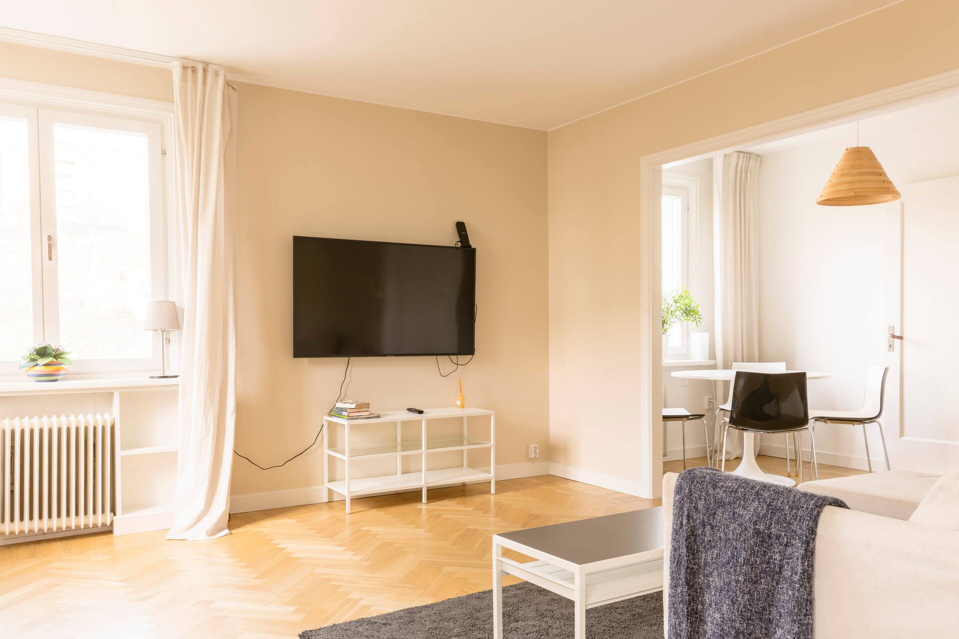 Cozy stay in calm suburban setting