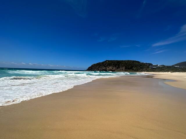 Azure on the Beach 1, Top 10 beachfront house. gallery image 2