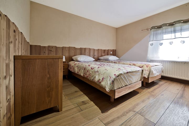 Dhomë gjumi 4