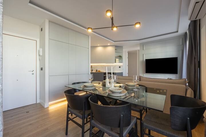 Gran Via VII 2BR 2BH gallery image 2