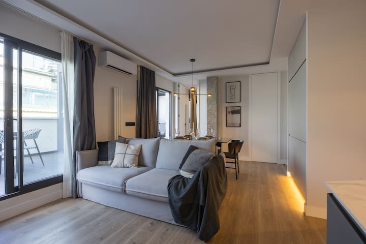 Gran Via VII 2BR 2BH