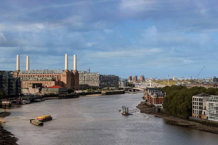 Thames View Haven: Your LuxXe Metropolitan Escape! gallery image 3