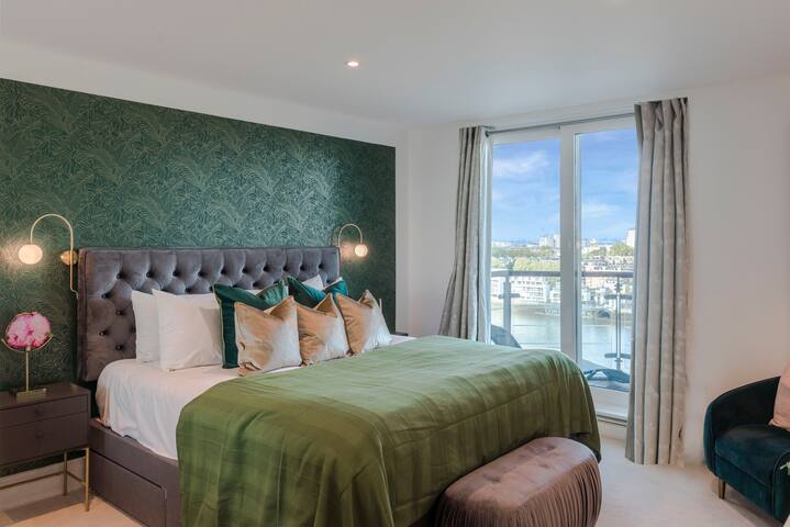 Thames View Haven: Your LuxXe Metropolitan Escape! gallery image 4