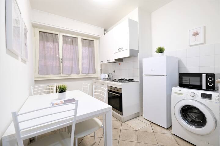 Wine Apartments Florence Verdicchio gallery image 4