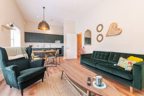 Brand new spacious 2 bed apartment