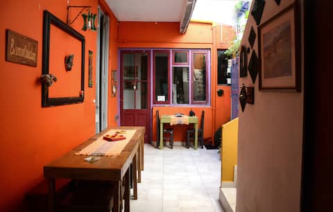 Anuncio de Airbnb popular: Spectacular house in La Perla (1) en Nueva Pompeya