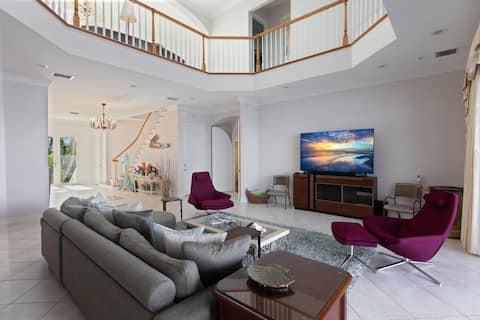 Top Airbnb: Bayfront Bliss in Fort Myers Beach