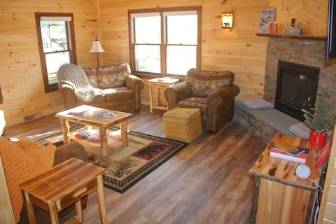 Popular Airbnb listing: Chillbilly Bolton Haven-hot tub in Bolton Landing