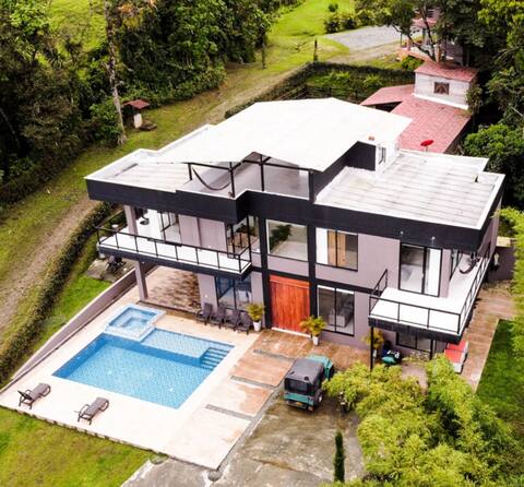 Casa finca Llanitos, Villamaria