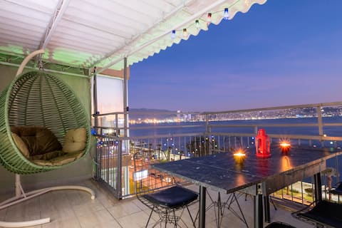 Apartment with terrace with sea view
