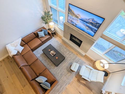 Popular Airbnb listing: New! Spacious & cozy, perfect for groups/families in Avon