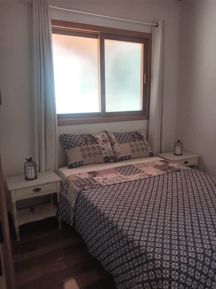 Двокреветна соба во долниот дел на планинската куќа 