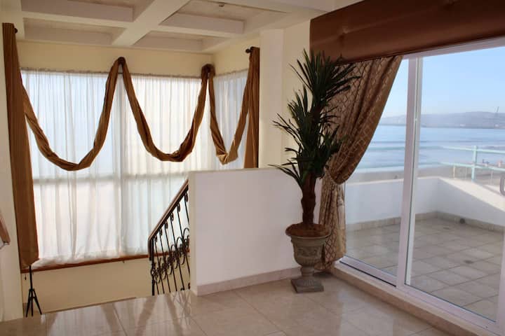 Marena-luxury Beach Front Residence With Pool - Ensenada