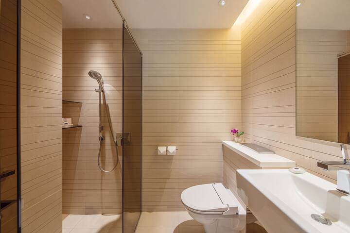 Two-Bedroom Executive Pan Pacific Serviced Suites gallery image 5