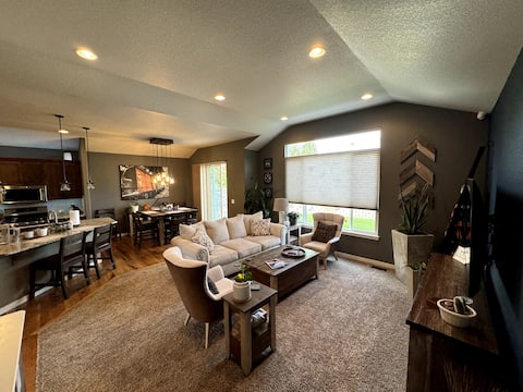 Stylish Escape, Patio & Soothing Waterfall Feature