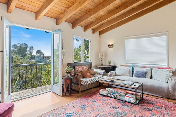 Hollywood Spanish-style Villa With Stunning Views - Los Angeles, CA